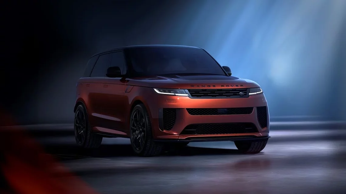 NEW RANGE ROVER SPORT SV CARBON COMPLETES DYNAMIC LUXURY PERFORMANCE FLAGSHIP LINE-UP